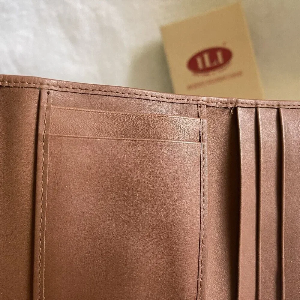 ILI New York Leather Wallet Tri Fold 8 Card Slots